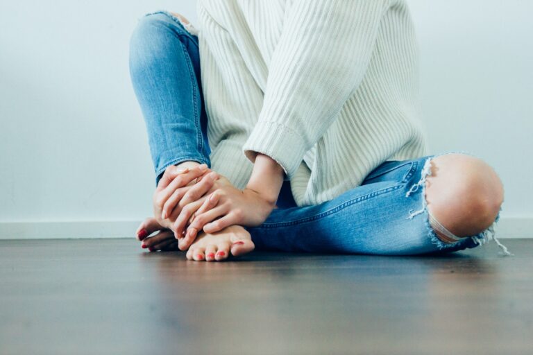 4 Ways CBD Can Help With Foot Pain 