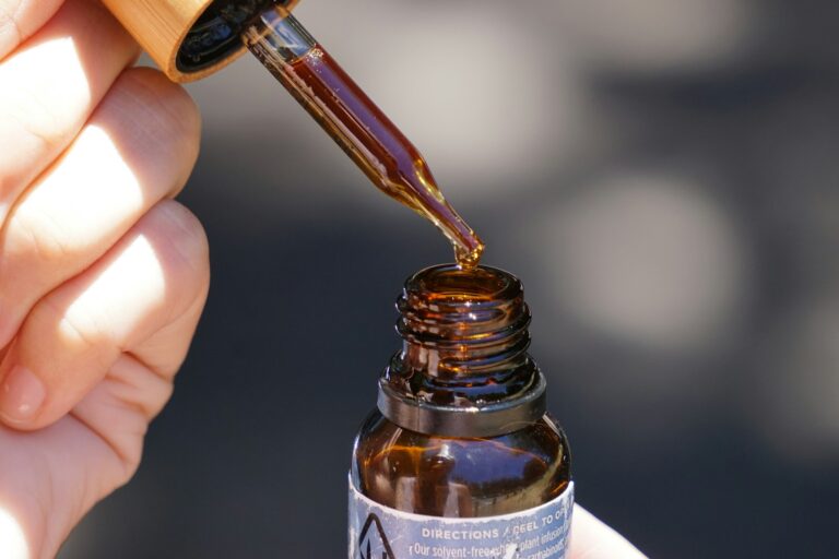 How To Pick The Right CBD Or Weed Tincture